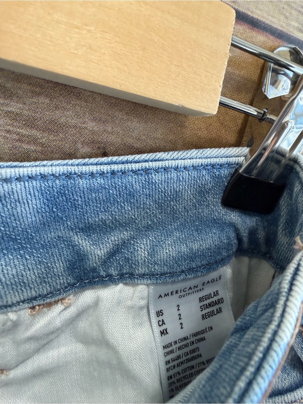 American Eagle Jeans Women’s Size 2 High-Rise Next Level Stretch Jegging NWT - Picture 3 of 6